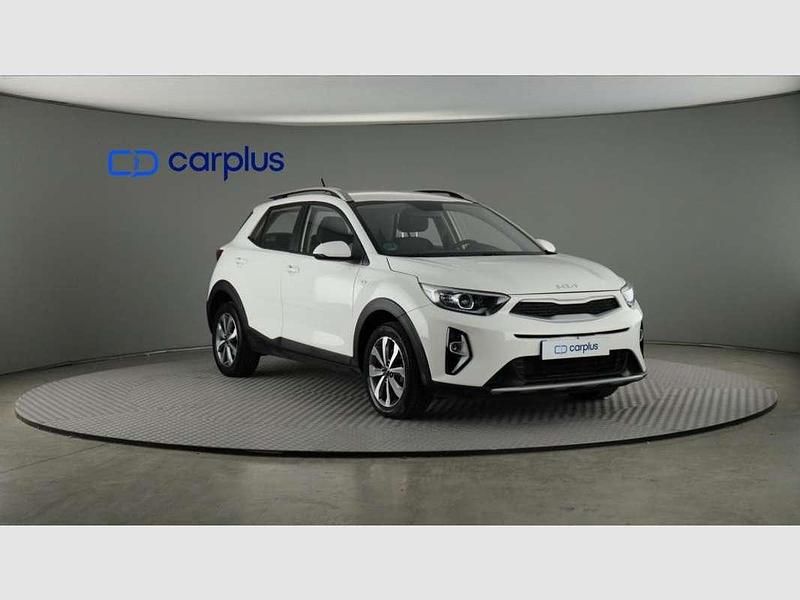Usado Kia Stonic 84 CV (61 kW) 2023 Blanco SUV