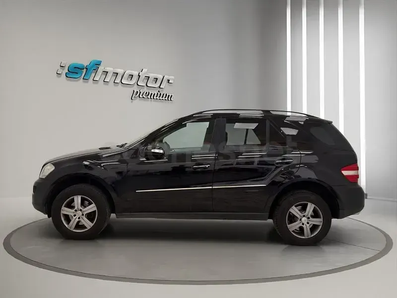Usado Mercedes ML280 190 CV (139 kW) 2006 Negro SUV