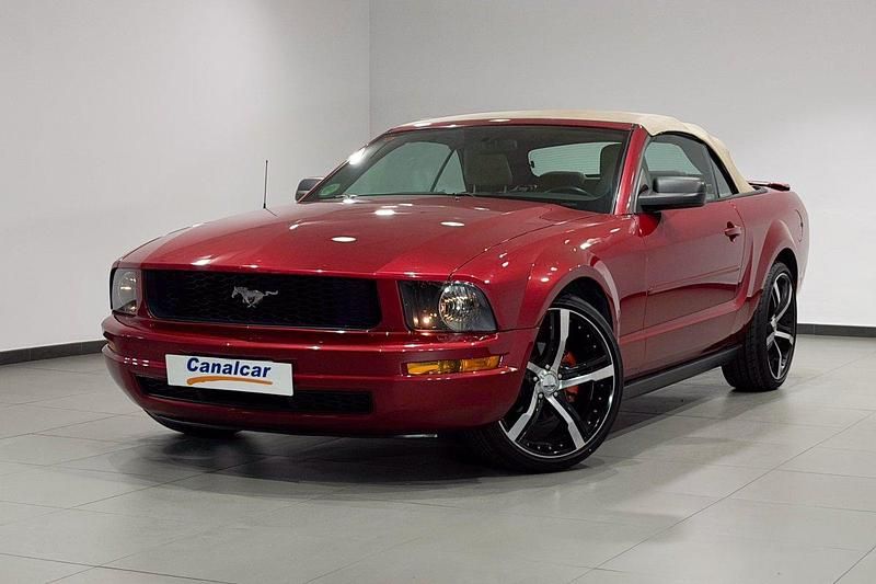 Usado Ford Mustang 205 CV (150 kW) 2006 Granate Descapotable