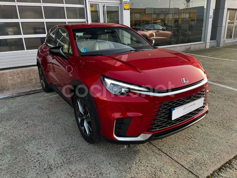 Rojo Usado 2024 Lexus LBX SUV | 34.200 € (Precio justo) - Imagen 1/4