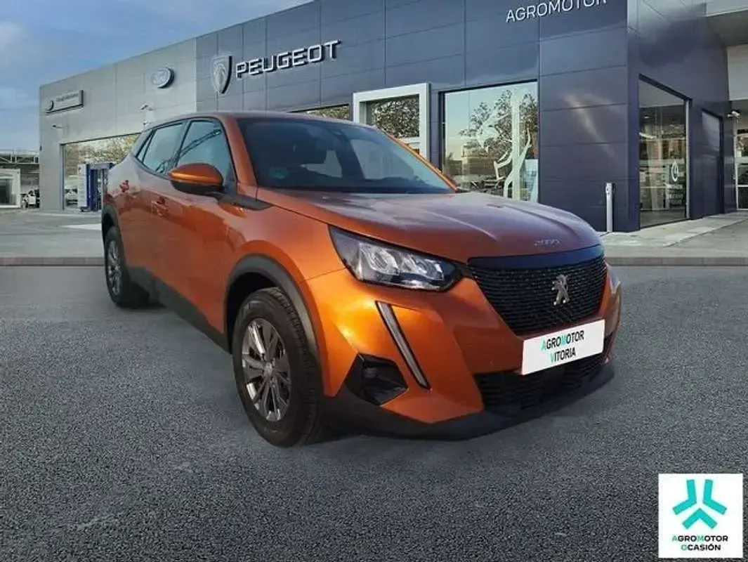 Usado Peugeot 2008 Active 101 CV (74 kW) 2020 Naranja SUV