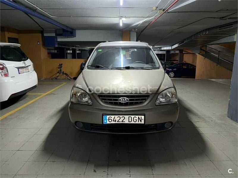 Usado Kia Carens LX 112 CV (82 kW) 2005 Beige Monovolumen