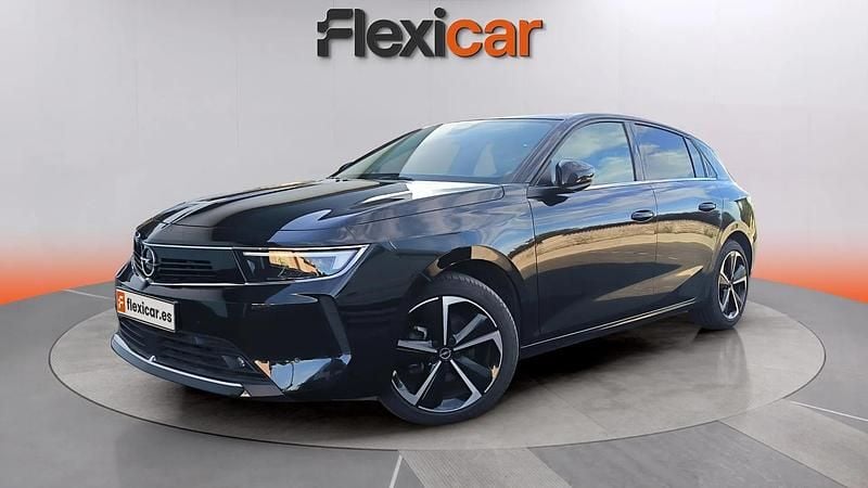 Usado Opel Astra Elegance 131 CV (96 kW) 2023 Negro Utilitario