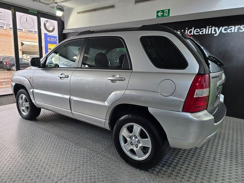 Usado Kia Sportage 142 CV (104 kW) 2008 Gris / plata SUV