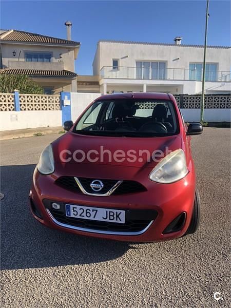 Usado Nissan Micra Acenta 80 CV (58 kW) 2014 Granate Utilitario