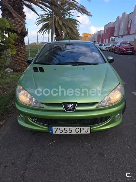 Verde Usado 2003 Peugeot 206 Descapotable | 2500 € (Precio justo) - Imagen 1/4