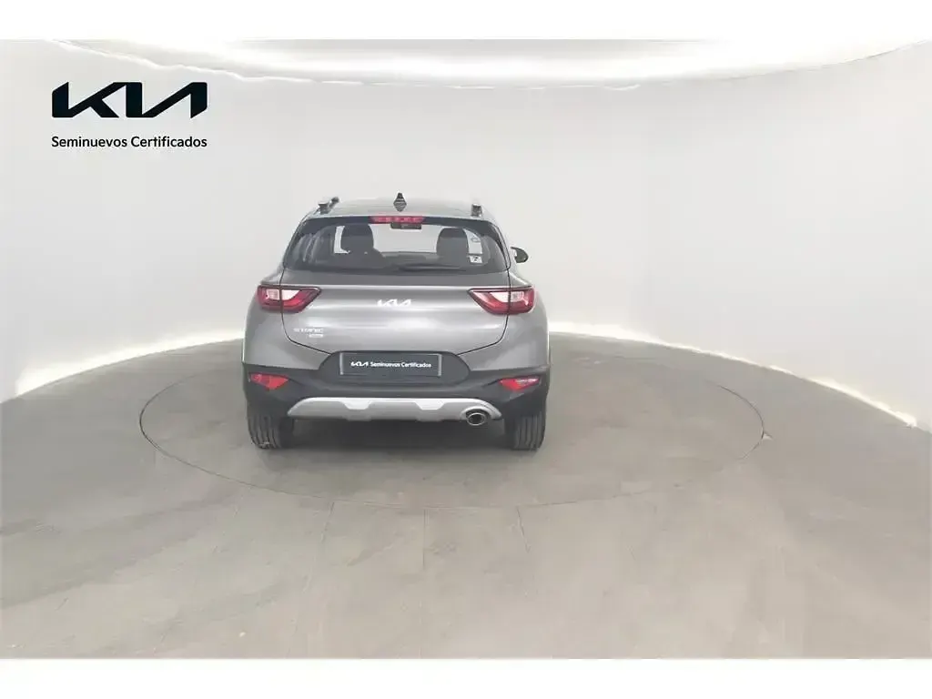 Usado Kia Stonic 100 CV (73 kW) 2025 Gris SUV