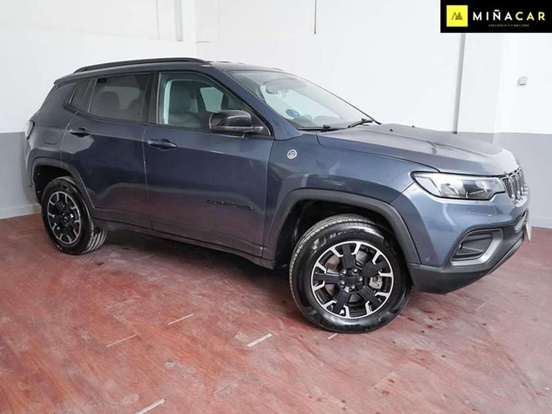 Usado Jeep Compass Trailhawk 241 CV (177 kW) 2022 Azul SUV