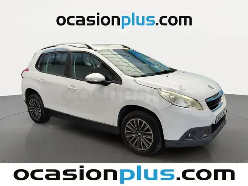 Usado Peugeot 2008 Active 100 CV (73 kW) 2015 Blanco SUV