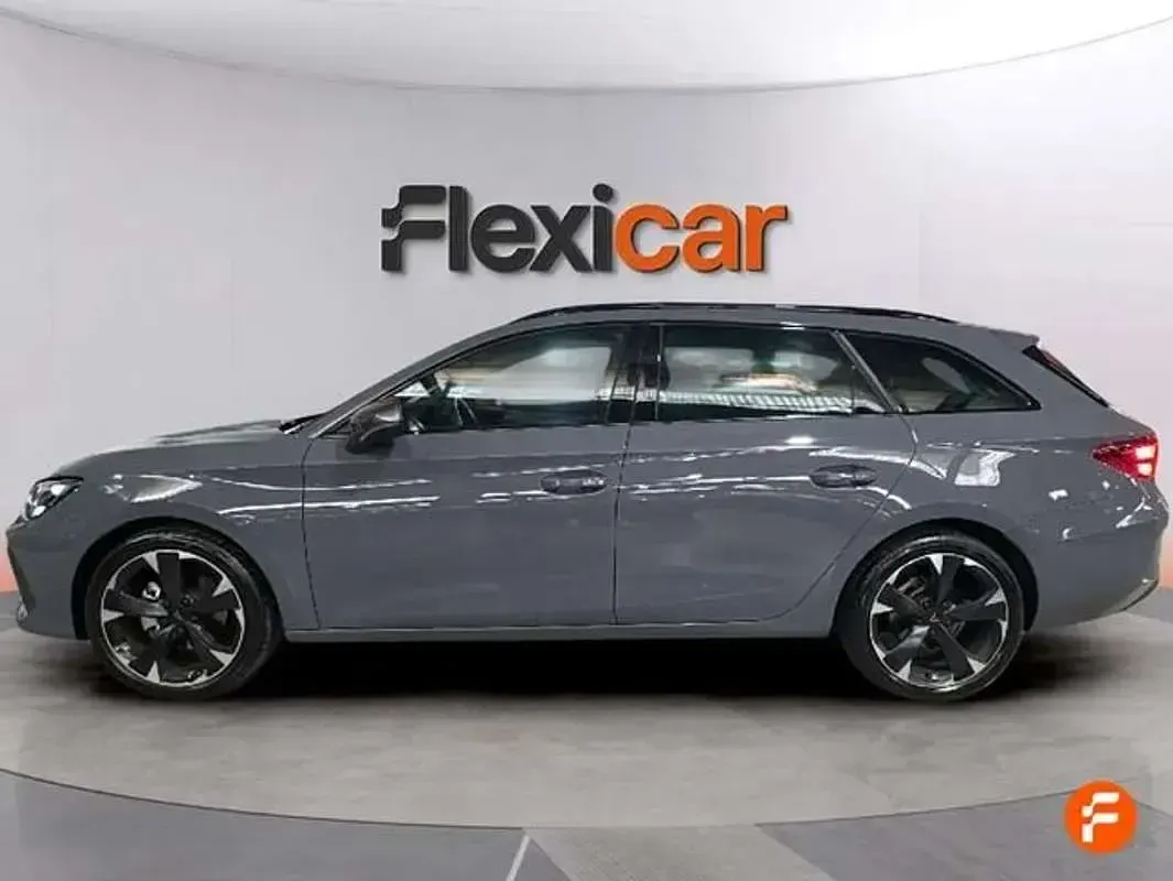 Usado Cupra Leon 150 CV (110 kW) 2025 Gris Utilitario