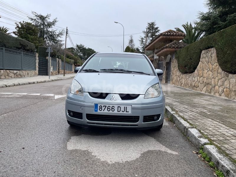 Usado Mitsubishi Colt Invite 95 CV (69 kW) 2005 Azul Monovolumen