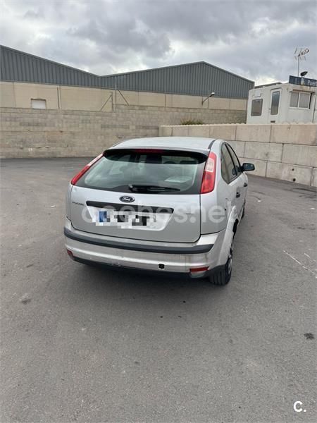 Gris / plata Usado 2005 Ford Focus Trend Berlina | 2700 € (Super precio) - Imagen 1/3