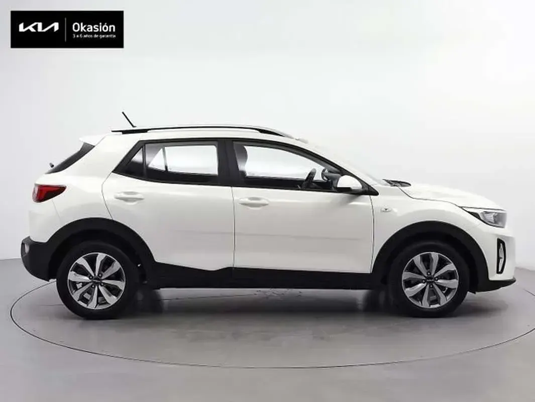 Usado Kia Stonic 84 CV (61 kW) 2022 Blanco SUV