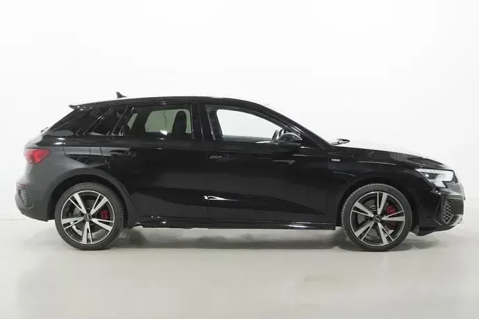 Usado Audi A3 e-tron Competition 245 CV (180 kW) 2022 Utilitario