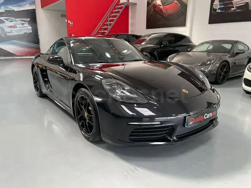 Käytetty Porsche 718 Cayman 300 HP (220 kW) 2021 Musta Coupe - kaksiovinen