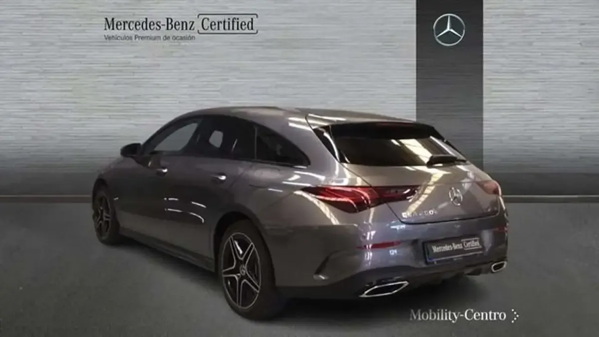 Usado Mercedes CLA250e 218 CV (160 kW) 2025 Gris Coupe