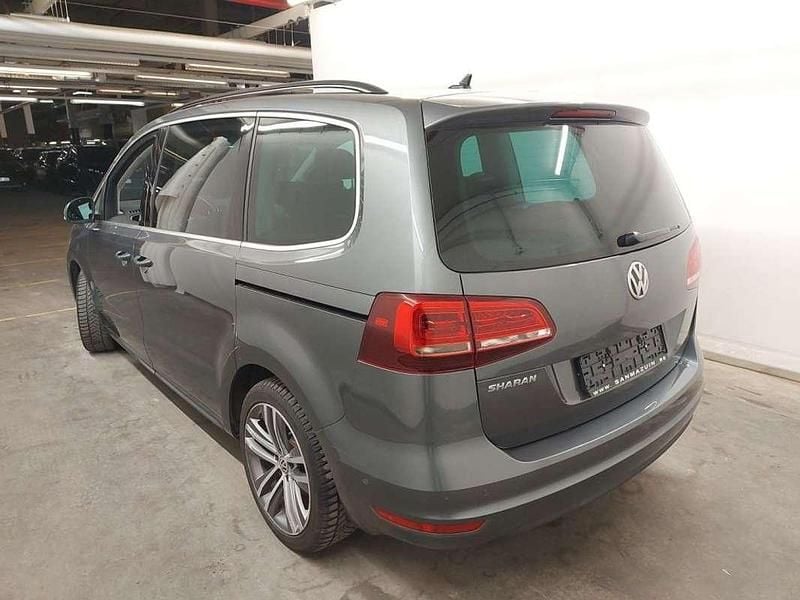 Usado VW Sharan Sportline 150 CV (110 kW) 2020 Gris / plata Monovolumen