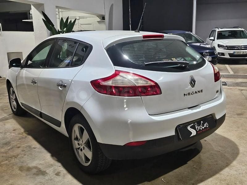 Usado Renault Mégane Dynamique 106 CV (77 kW) 2009 Blanco Berlina