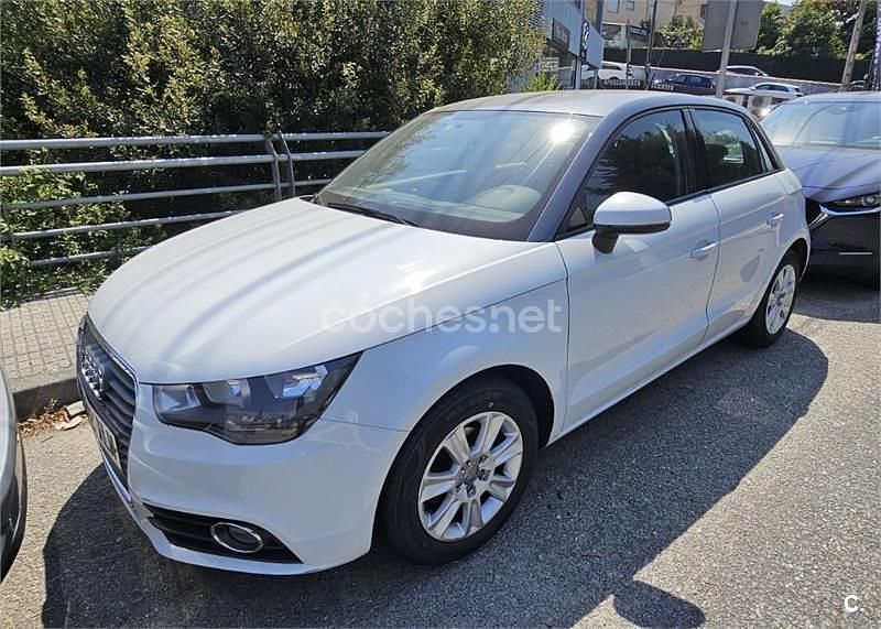 Gris / plata Usado 2012 Audi A1 Sportback Ambition Utilitario | 10.500 € (Precio justo) - Imagen 1/4