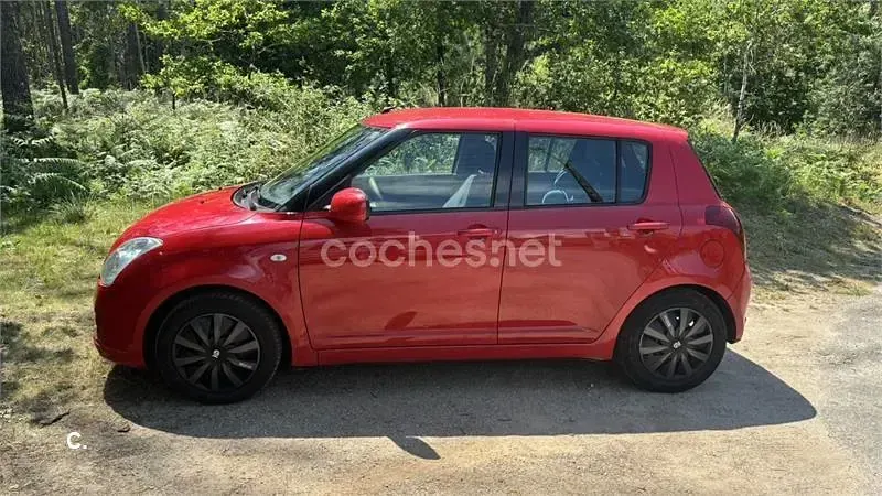 Usado Suzuki Swift GL 92 CV (67 kW) 2007 Rojo Utilitario