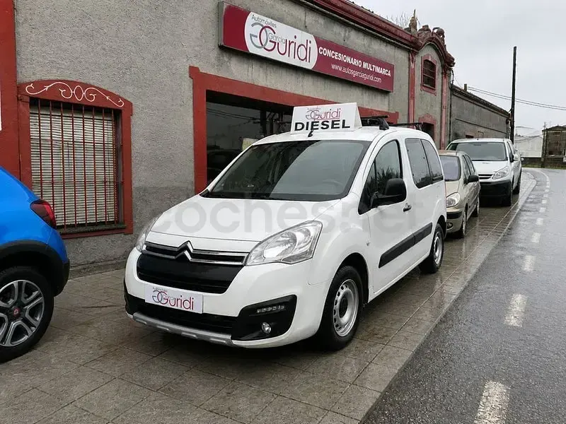 Usado Citroën Berlingo Live 100 CV (73 kW) 2018 Blanco Monovolumen