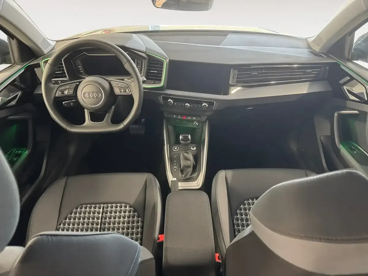 Nuevo Audi A1 Sportback 116 CV (85 kW) 2026 Verde Utilitario