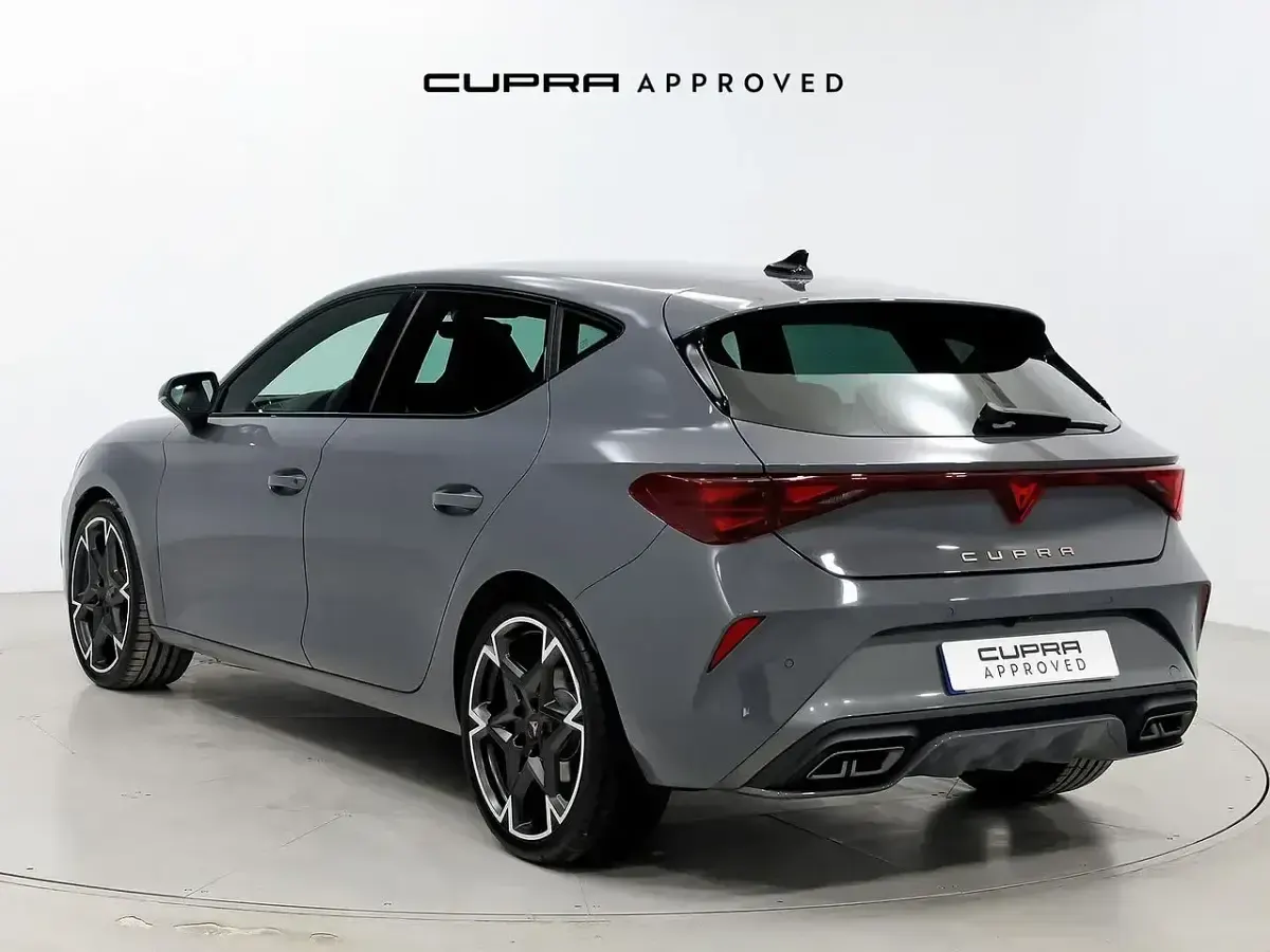 Usado Cupra Leon 150 HP (110 kW) 2024 Cinzento