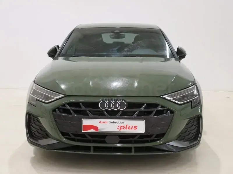 Usado Audi A3 S-Line 150 CV (110 kW) 2025 Verde Berlina