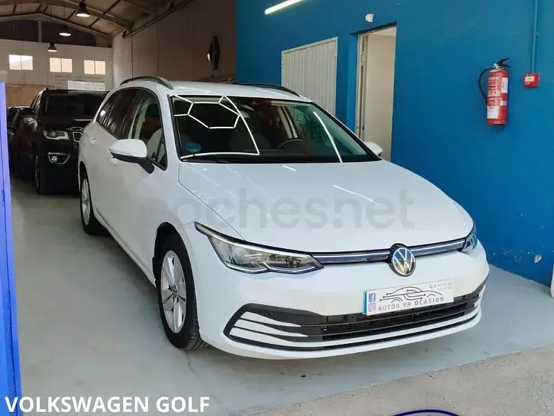 Usado VW Golf VIII 115 CV (84 kW) 2023 Blanco Familiar