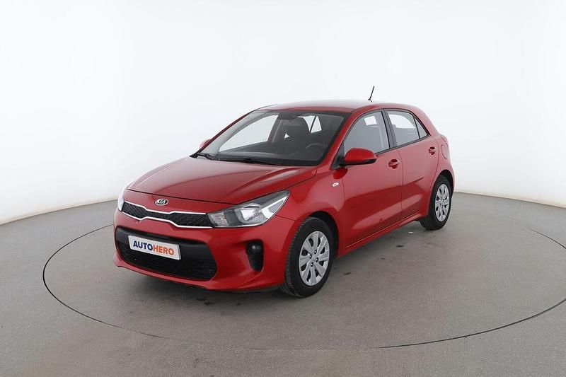 Usado Kia Rio 86 CV (63 kW) 2019 Rojo Berlina