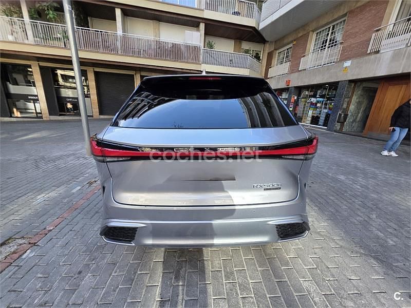 Usado Lexus RX500h Sport Line 371 CV (272 kW) 2023 Gris / plata SUV