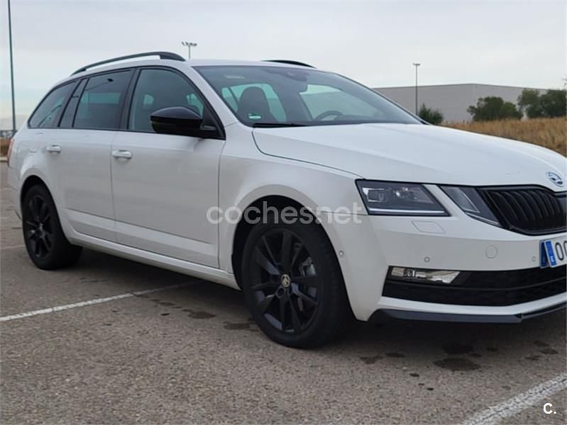 Blanco Usado 2020 Skoda Octavia Sport Familiar | 17.800 € (Precio justo) - Imagen 1/4
