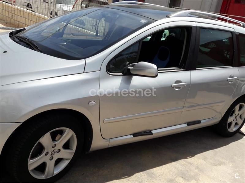 Gris / plata Usado 2004 Peugeot 307 Familiar | 2950 € (Precio justo) - Imagen 1/4