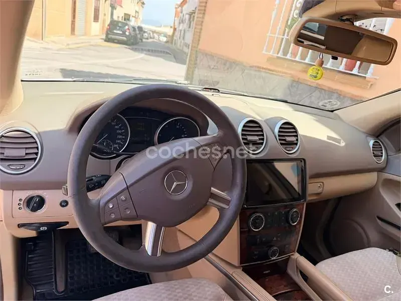 Usado Mercedes ML320 224 CV (164 kW) 2006 Blanco SUV