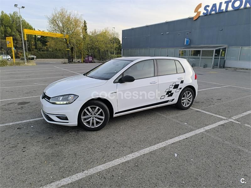 Usado VW Golf VII Advance 115 CV (84 kW) 2017 Blanco Berlina