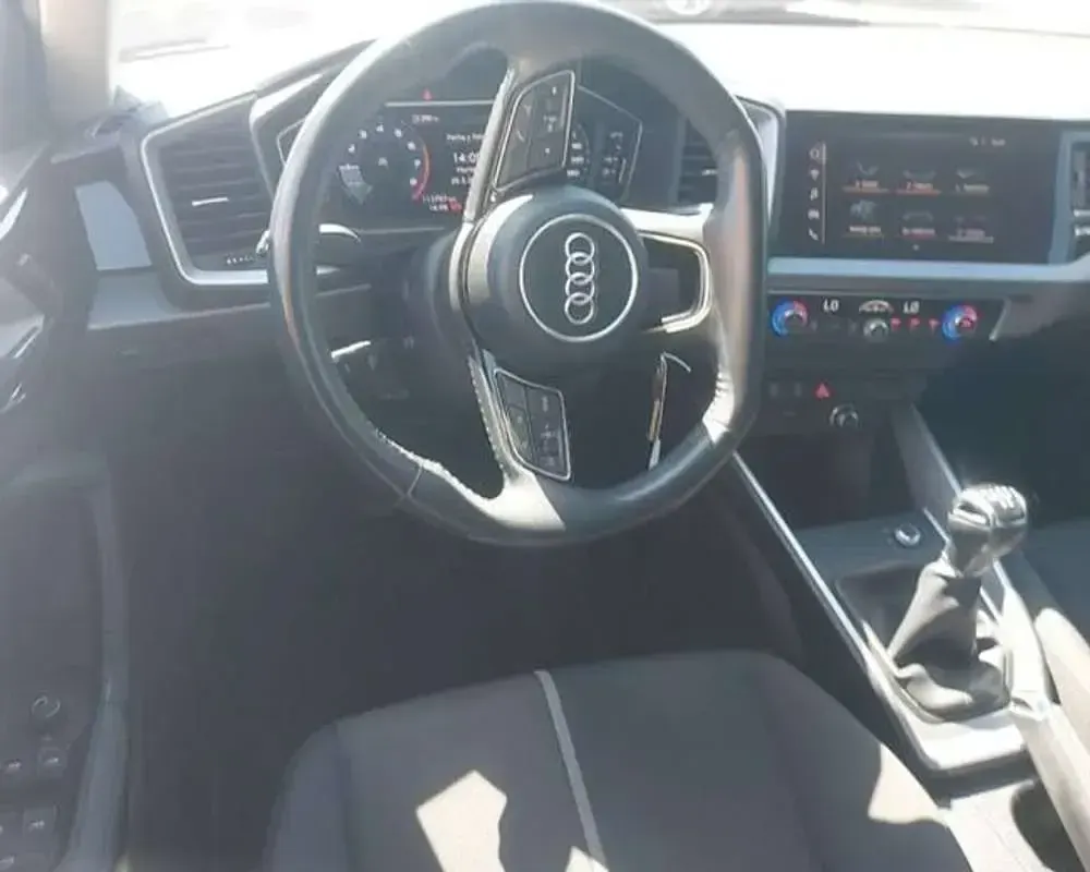 Usado Audi A1 Sportback S-Line 95 CV (69 kW) 2020 Gris Utilitario