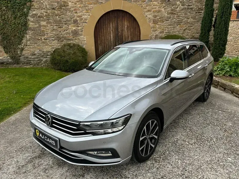 Usado VW Passat Executive 150 CV (110 kW) 2021 Gris / plata Familiar
