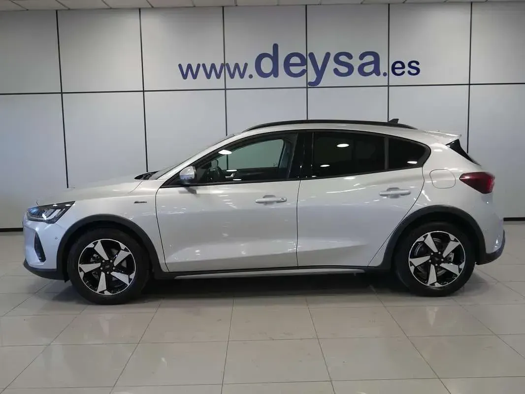 Usado Ford Focus Active X 155 CV (114 kW) 2024 Plateado Utilitario