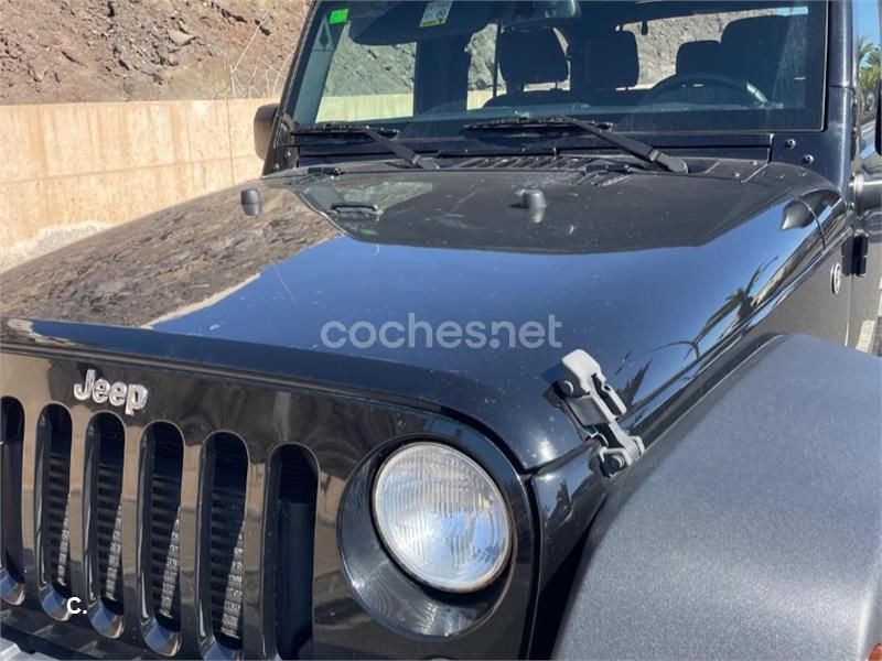 Negro Usado 2019 Jeep Wrangler Unlimited Sport SUV | 33.000 € - Imagen 1/4