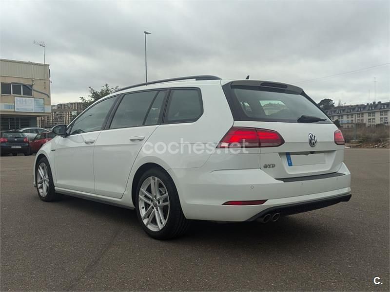 Usado VW Golf VII GTD 184 CV (135 kW) 2018 Blanco Familiar