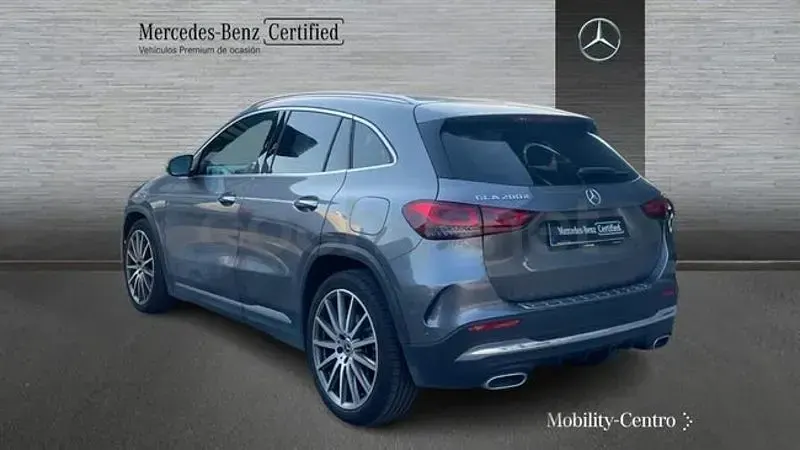 Usado Mercedes GLA200 150 CV (110 kW) 2021 Gris / plata SUV