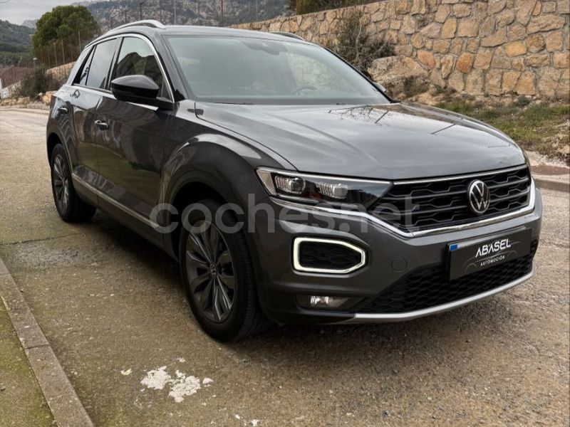 Usado VW T-Roc Sportline 150 CV (110 kW) 2021 Gris / plata SUV