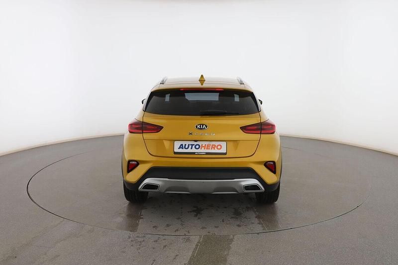 Usado Kia XCeed 120 CV (88 kW) 2020 Dorado SUV