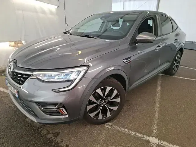 Usado Renault Arkana Engineered 145 CV (106 kW) 2022 Gris SUV
