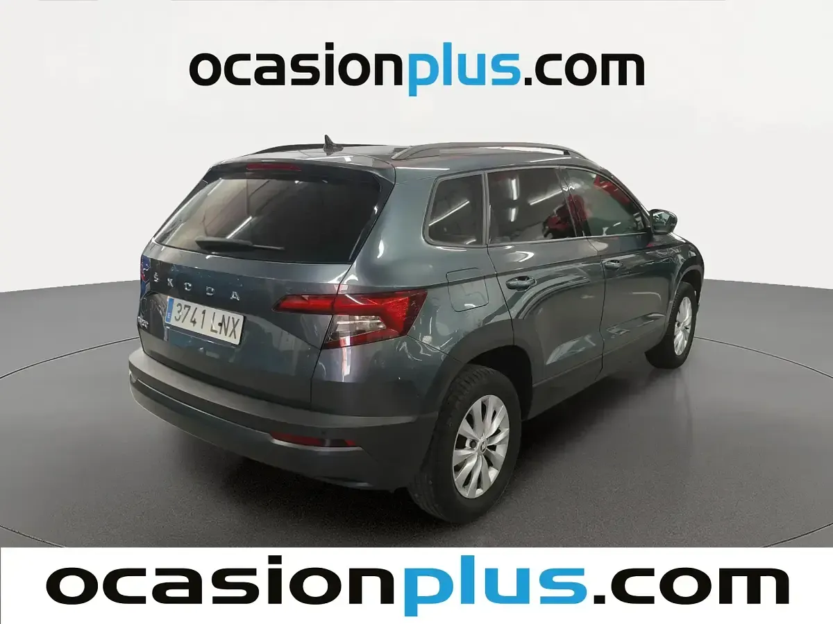 Usado Skoda Karoq Active 115 CV (84 kW) 2021 Gris SUV