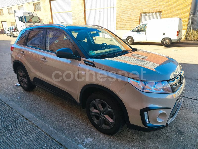 Usado Suzuki Vitara GLX 120 CV (88 kW) 2016 Beige SUV