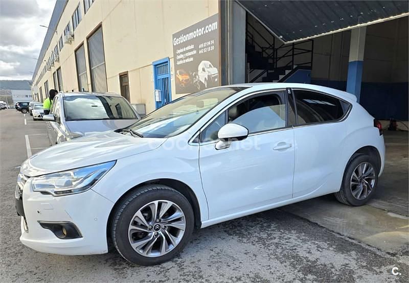 Blanco Usado 2015 Citroën C4 Exclusive Berlina | 7500 € (Precio justo) - Imagen 1/4