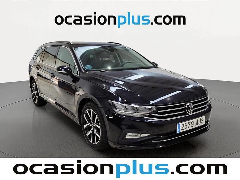 Usado VW Passat Executive 150 CV (110 kW) 2023 Gris Familiar