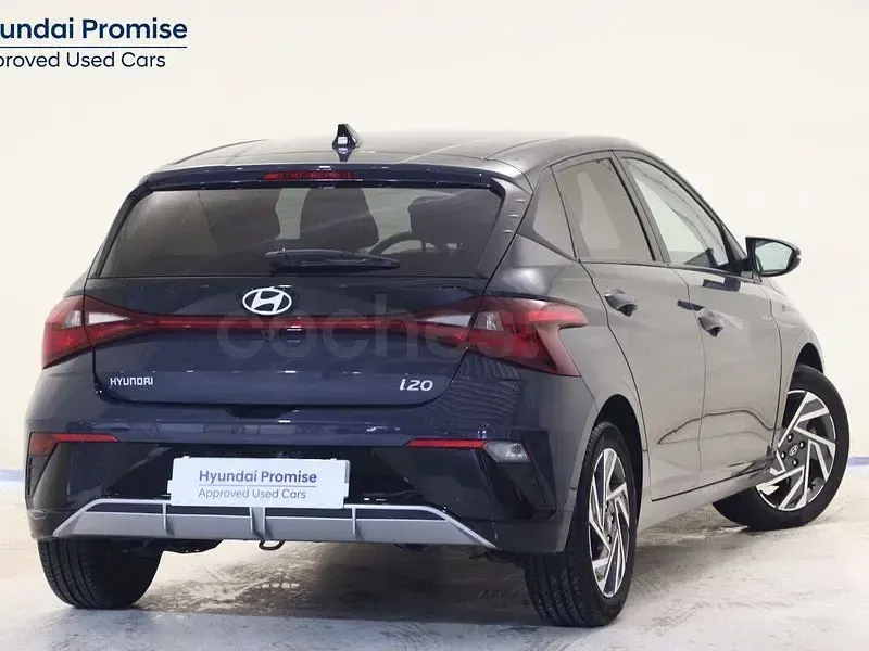 Usado Hyundai i20 100 CV (73 kW) 2025 Gris / plata Utilitario