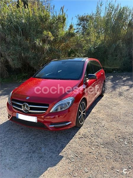 Rojo Usado 2014 Mercedes B180 Monovolumen | 14.990 € (Precio justo) - Imagen 1/4